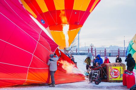 NIZHNY NOVGOROD, RUSSIA - FEBRUARY 24, 2018. Mass-start on the festival of hot air ballonsのeditorial素材