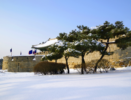 Winter scenery of beautiful Changyongmunのeditorial素材