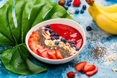 Red smoothie bowlの写真素材