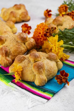 Traditional mexican pan de muertosの写真素材
