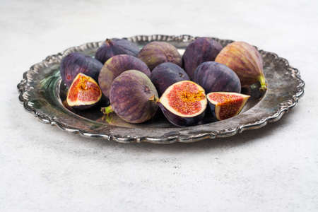 Whole and cut fresh figs
