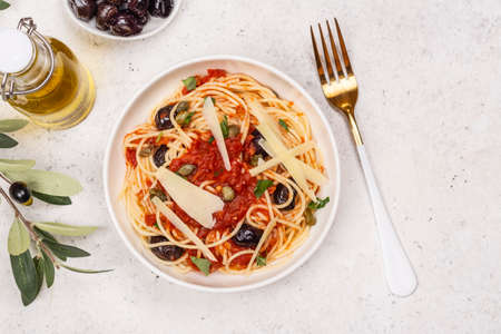 Spaghetti alla puttanescaの写真素材