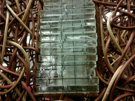 Brown woven wood with crystal lampの素材