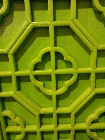 Bright green Nyonya styled doorの素材