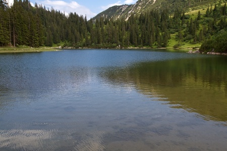 Crystal clear mountain lake in Bavaria, Germanyの写真素材