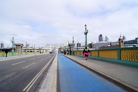 LONDON - SEPTEMBER 26: Runners At The 2010 Great Gorilla Run September 26th, 2010 By The River Thames London, England.                  のeditorial素材