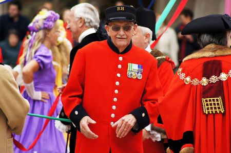 LONDON - SEPTEMBER 26: Chelsea Pensioner And Mayors At The Pearly Kings And Queens Harvest Festival September 26th, 2010 In The City Of London, England.                    のeditorial素材
