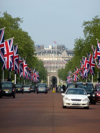 LONDON - April 26: The Mall Decorated With Patriotic Union Jack Flags. April 26, 2011 in Westminster London, England.
のeditorial素材