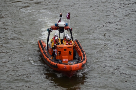 London - June 3: The Diamond Jubilee Pageant To Mark The Queens Diamond Jubilee Down The River Thames In London June 3th, 2012 in London, England.

 

のeditorial素材