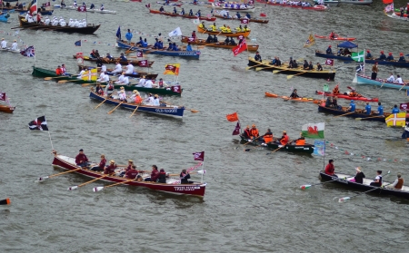 London - June 3: The Diamond Jubilee Pageant To Mark The Queens Diamond Jubilee Down The River Thames In London June 3th, 2012 in London, England.のeditorial素材