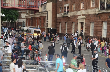 London - July 23: Well wishers wait to see the new royal baby outside St Mary's Hospital in Paddington, London July 23rd, 2013 in London England.のeditorial素材