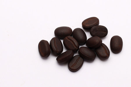 coffee beans isolated on white background with clipping path for design.の写真素材