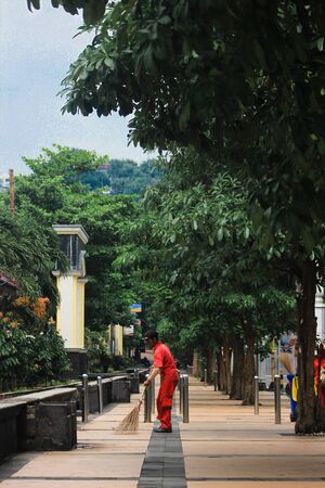 cleanning road sideのeditorial素材