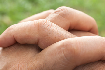 finger grip together.
