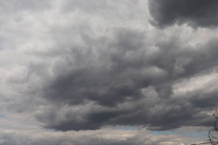 gray cloudy sky, beautiful fluffy gray clouds, cloudy day