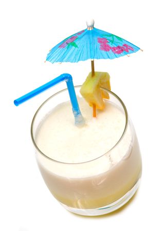 Pina colada cocktail with umbrella isolated on white background

の写真素材