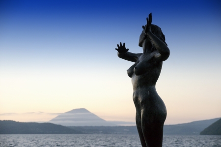 Early Evening Scene Lake Toya, Hokkaido, Japanのeditorial素材