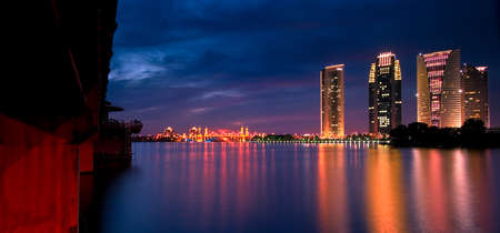 Putrajaya is a city in Malaysia, south of Kuala Lumpur. Itâs known for its late-20th-century architecture including the Putra Mosque, made from rose-colored granite with a pink dome.のeditorial素材