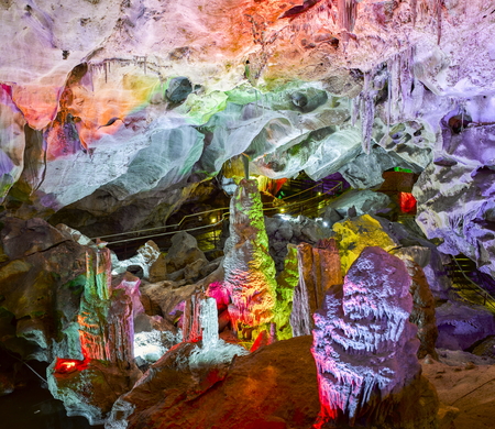 Kongshan White Cloud Caveのeditorial素材