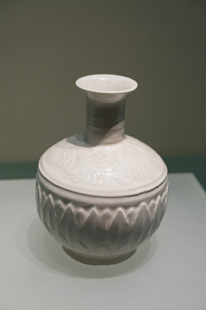 ancient antique vase in   Shijiazhuang, Hebei Museumのeditorial素材