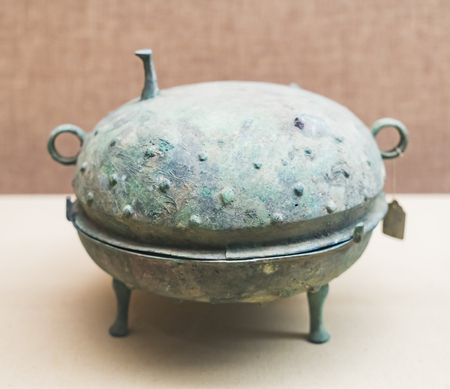 The bronze wares of the Spring and Autumn Period and the Warring States Period were unearthed in the Qingdao area.のeditorial素材