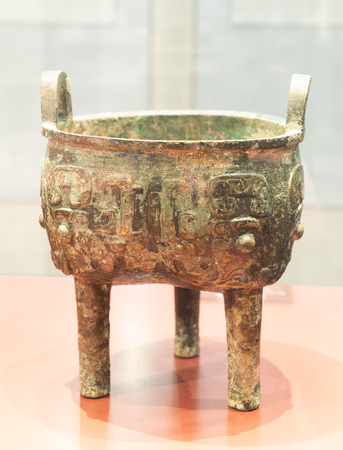 China, Henan Province, Anyang Yinxu Museum collection of cultural relics, Shang Dynasty Bronze tripodのeditorial素材
