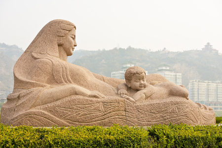 Huanghe mother sculpture at Gansu, China.のeditorial素材
