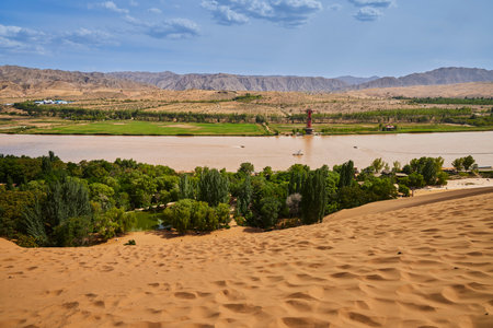 Landscape of the sand dunes of Mingsha, Mongoliaの写真素材