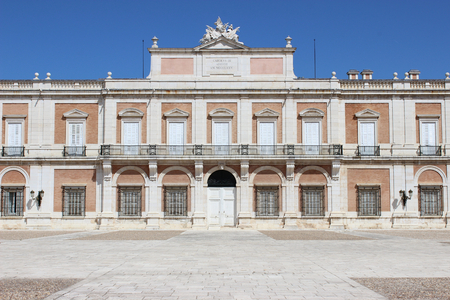 Aranjuez, Spain; November 12, 2018: Royal palace side facade acess gateのeditorial素材