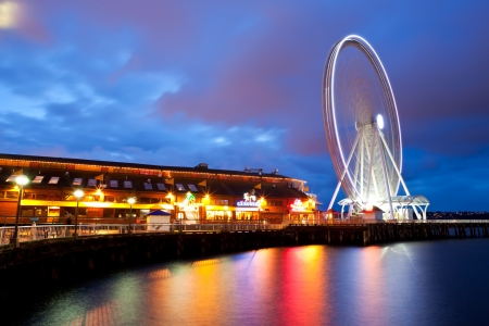 Seattle's Great Wheel, a ferris wheel on the waterfront.のeditorial素材