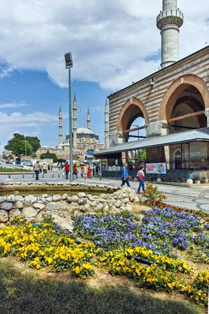 EDIRNE, TURKEY - MAY 26, 2018:  Eski Camii Mosque in the center of city of Edirne,  East Thrace, Turkeyのeditorial素材