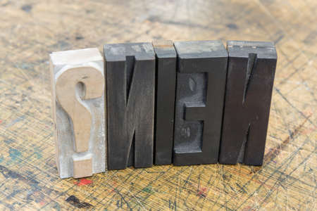 Wort Nein aus Holzbuchstaben auf Holzの写真素材