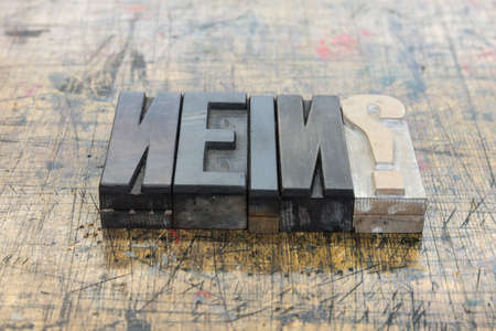 Wort Nein aus Holzbuchstaben auf Holzの写真素材