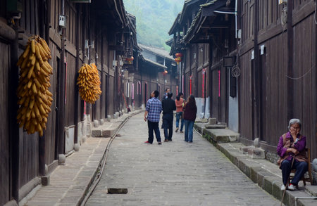 Old street in Jiangyou, Szechuanのeditorial素材