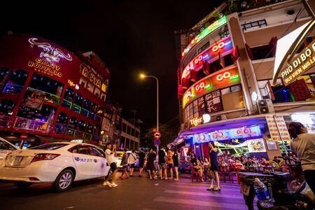 ネオン街の写真 イラスト素材一覧 67 8件 ストックフォトのamanaimages Plus