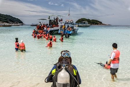 Malaysia Redang Island : Redang Island is famous for its crystal clear waters, white sandy beaches, and the tropical fish that inhabit the numerous reefs, many within 50 feet of the shore.のeditorial素材