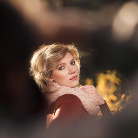 Woman posing to the photographer