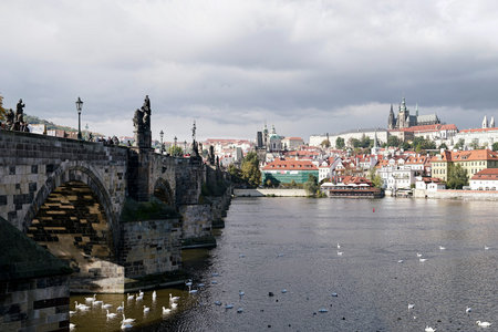 PRAGUE, CZECH REPUBLIC-"OCTOBER 21, 2016: Charles Bridge in Prague with a view of the Lesser Town and the Castle District.のeditorial素材