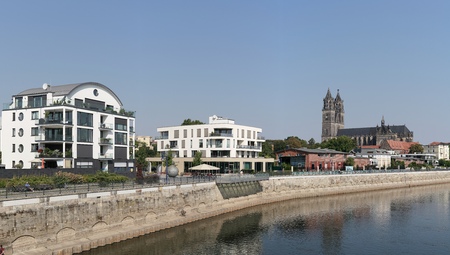 MAGDEBURG, GERMANY - SEPTEMBER 01, 2016: Panorama of the City of Magdeburg with the banks of the River Elbe. In the background is the Magdeburg Cathedralのeditorial素材