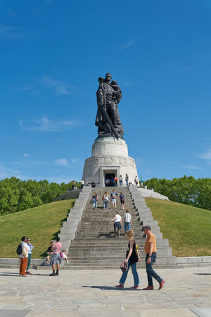 Berlin, Germany â June 03, 2023: Soviet memorial in Berlin Treptow to honor killed soldiers of the Red Army in the Second World Warのeditorial素材
