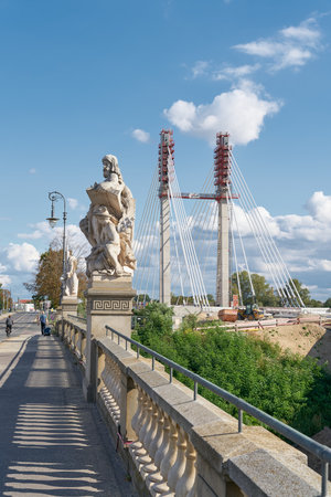 Magdeburg, Germany â September 23, 2023: View from the historical Zoll bridge to the construction site of the new modern Kaiser-Otto bridge in Magdeburgのeditorial素材