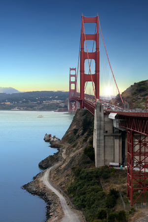 Golden Gate Bridge while sunset, San Francisco, Californiaの写真素材