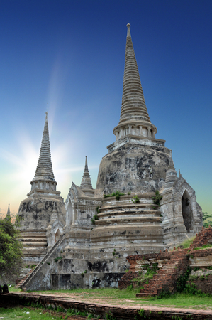 Thailand, Asia - Old Temple Wat Chaiwatthanaram of Ayuthaya Province during sunrise (Ayutthaya Historical Park)の写真素材