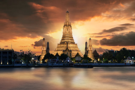 Wat Arun Temple at sunset in Bangkok Thailand. Wat Arun is a Buddhist temple in Bangkok Yai district of Bangkok, Thailandの写真素材