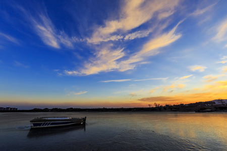The sunset reflected in Jinyang Lakeの写真素材