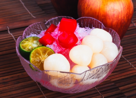 Shaved Ice dessert with Fresh fruitsの写真素材