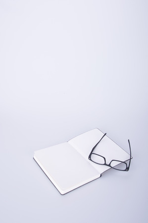 calendar or glasses on the calendar with backgroundの写真素材