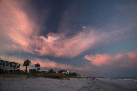 Pink Sunset Over Beachの写真素材