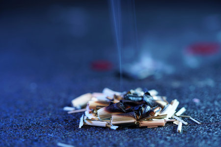 Lemon grass spreads a pleasant fragrance after lighting and is therefore very suitable for smoking...