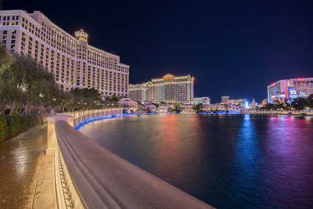 Man made lake right in front of Bellagio hotel Las vegasのeditorial素材